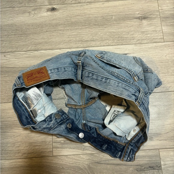Levi’s Women’s Jean Shorts W29 - Picture 4 of 9